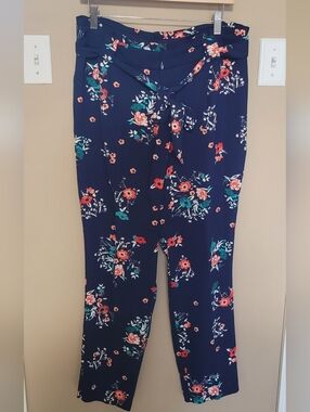 💜2 for $10💜 Bundle and save Floral Straight-Leg Tie-Waist Pants
